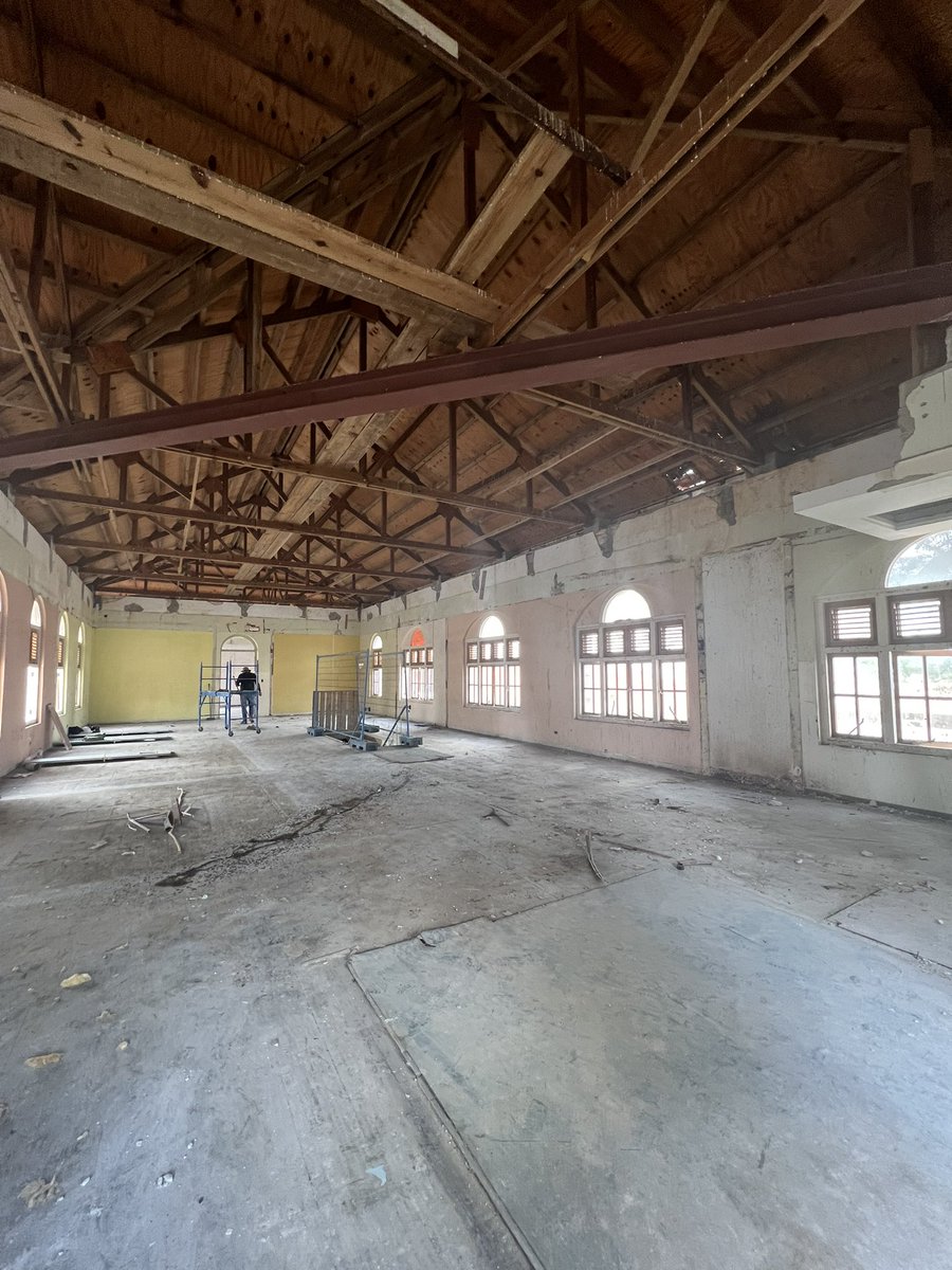 GGbegnedji's tweet photo. Work in Progress! 🙌🏾✨ @UNDPTT is managing the rehabilitation of the Maria Convent in #Aruba as part of the #SISSTEM project for the #UniversityOfAruba 👷🏾🏗️🎓 https://t.co/75sv6oDPFk