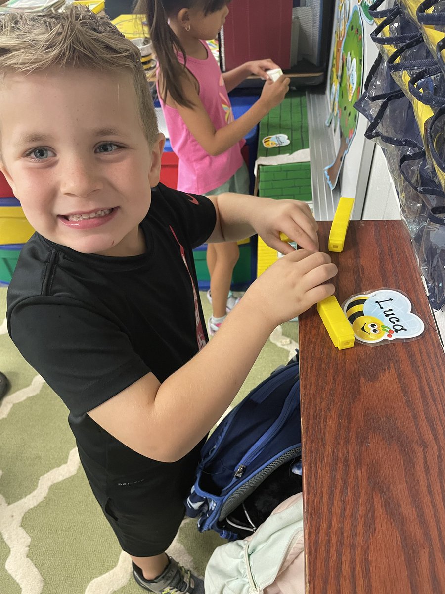 Bees4evr's tweet photo. The @bees4evr really ‘measure up’. Table too long? Phone some friends! We are loving this math unit!  #beesforlife #bumblebeefamily 
#mathmatters https://t.co/T4afBzvbp3