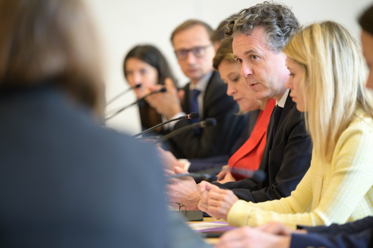 oliviagregoire's tweet image. 2e point d’étape avec @ChristopheBechu ainsi que @Bpifrance @ademe et @ccifrance pour échanger autour du futur portail unique qui recensera les aides pour la transition écologique de nos TPE PME.

Une exigence : être facile d’accès et simple d’utilisation pour nos entrepreneurs🌱