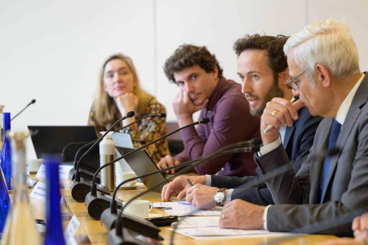 oliviagregoire's tweet image. 2e point d’étape avec @ChristopheBechu ainsi que @Bpifrance @ademe et @ccifrance pour échanger autour du futur portail unique qui recensera les aides pour la transition écologique de nos TPE PME.

Une exigence : être facile d’accès et simple d’utilisation pour nos entrepreneurs🌱