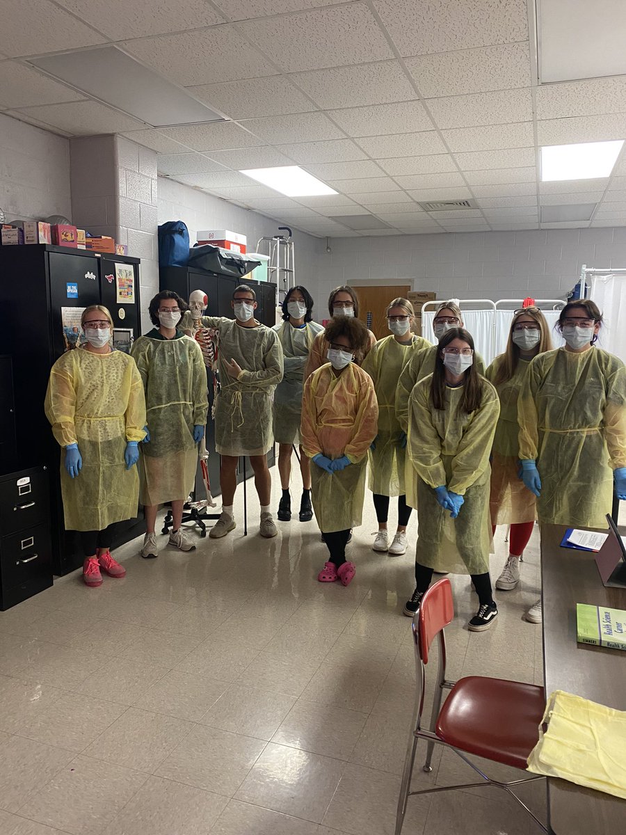 sswink2019's tweet photo. HS 2 learning about infection control and prevention!โฅ๏ธ๐
HSE #futurehcp @RSS_CTE @EastRowanHS https://t.co/Y3jwKWO5sd