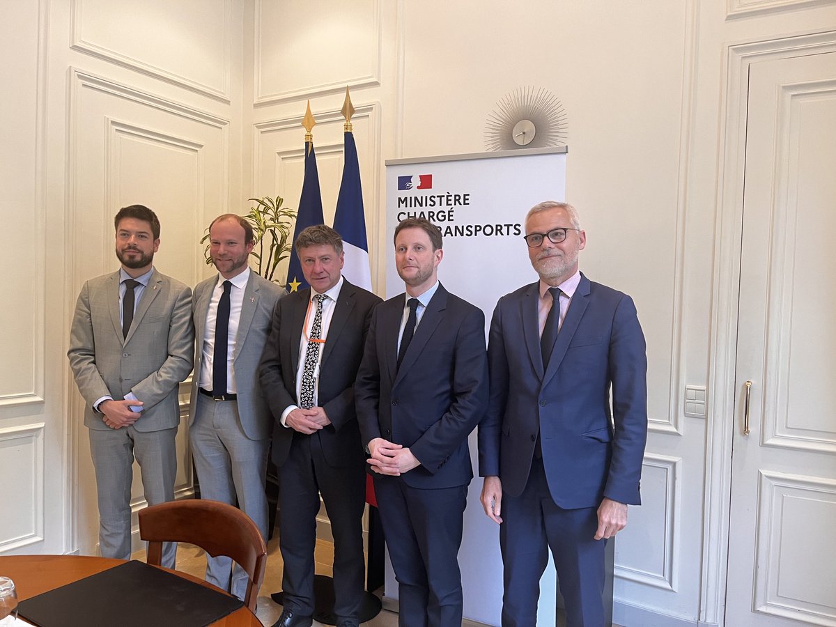 j2morer's tweet photo. Merci @CBeaune d’avoir reçu les @PetitesVilles pour ce large tour d’horizon sur des mobilites qui se doivent d’être #inclusives pour tous les territoires et qui sont au cœur de nos priorités : #Intermodalite #ferre #bus #velo #ZFE poke @CollectifMilon https://t.co/dYrakTUKXJ