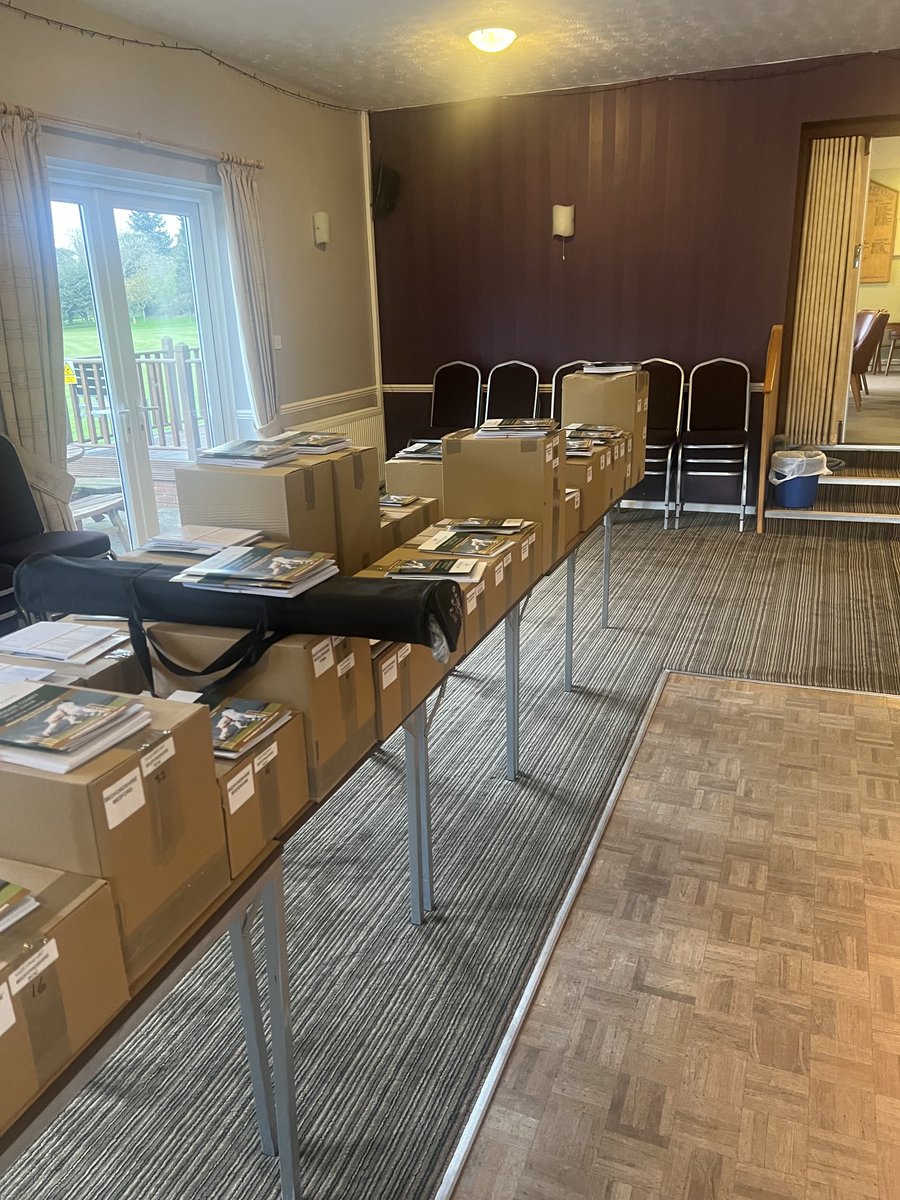 IanDavidSmith2's tweet photo. @BedsLeague collection evening @FlitwickCC all ready to go if anyone wants to turn up early.
#balls #handbooks #resultcards https://t.co/8AzzaGh6r8