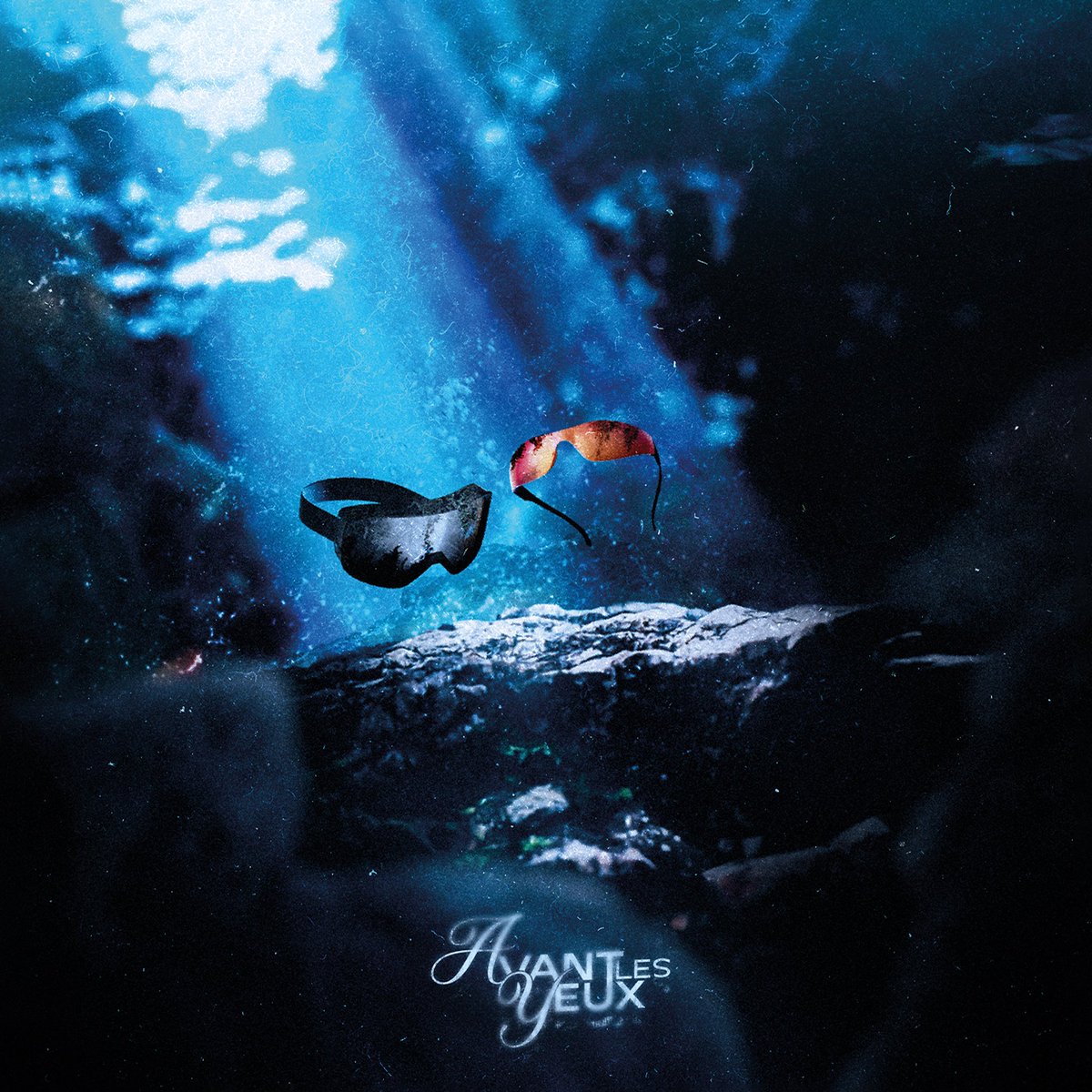 houdihood's tweet image. « AVANT LES YEUX » Projet commun avec @StonyStone_cnx .

Pré-commandes Jeudi 12h00 !

avantlesyeux.com