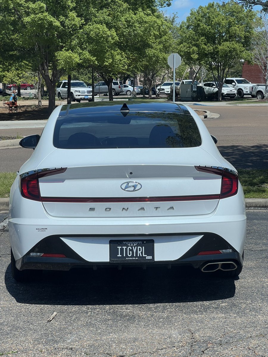 JacksonPlates's tweet photo. Because every guy wants the girl in the Hyundai Sonata. #itgyrl #jackson #jacksonms #mississippi #jacksonplates https://t.co/2UyJlphUA1