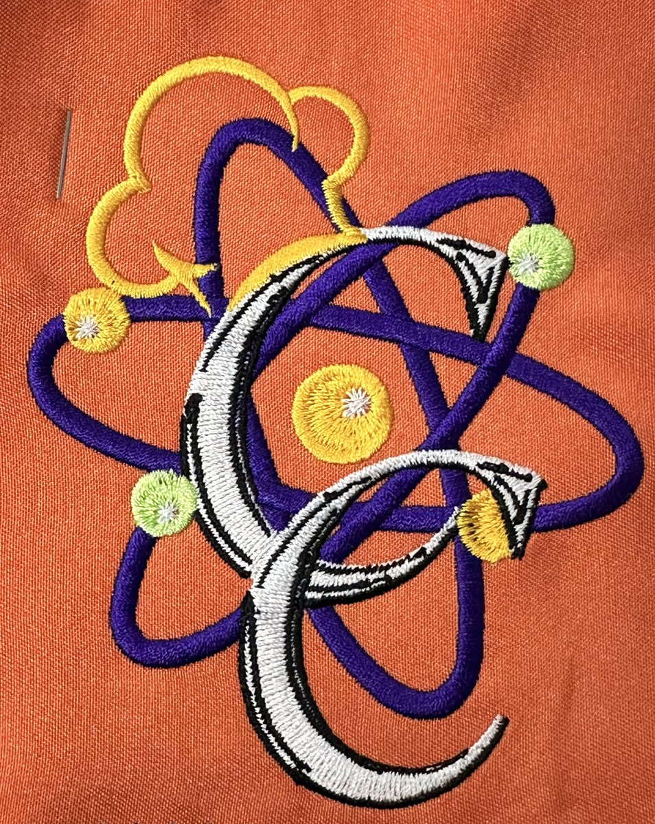 3satreatllc's tweet photo. Junior Chef unraveling the science behind the dish 🧡💙💚

Check out https://t.co/Jq9kqi3rAc 
For merchandise, market dates and more !! https://t.co/saoUelPd1a