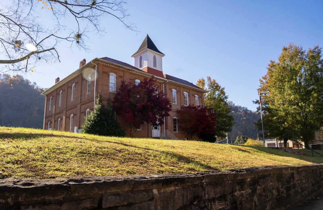 BusinessUpike's tweet photo. We will be hosting the last Speaker and Leadership series event of the semester on Wednesday, April 19 at 11:00 a.m., in Booth Auditorium! FBI Special Agent Matthew DeBlau will deliver his presentation about how Pikeville College shaped his future and life. Join us! https://t.co/wtTC48xkh7