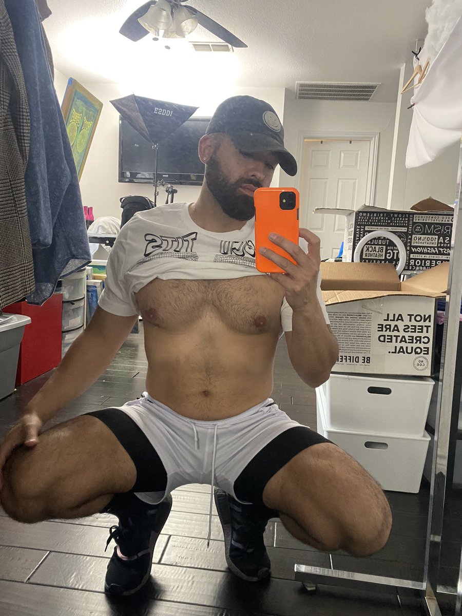 CheapChampagnee's tweet photo. #discotits https://t.co/6VvQLKaiw4