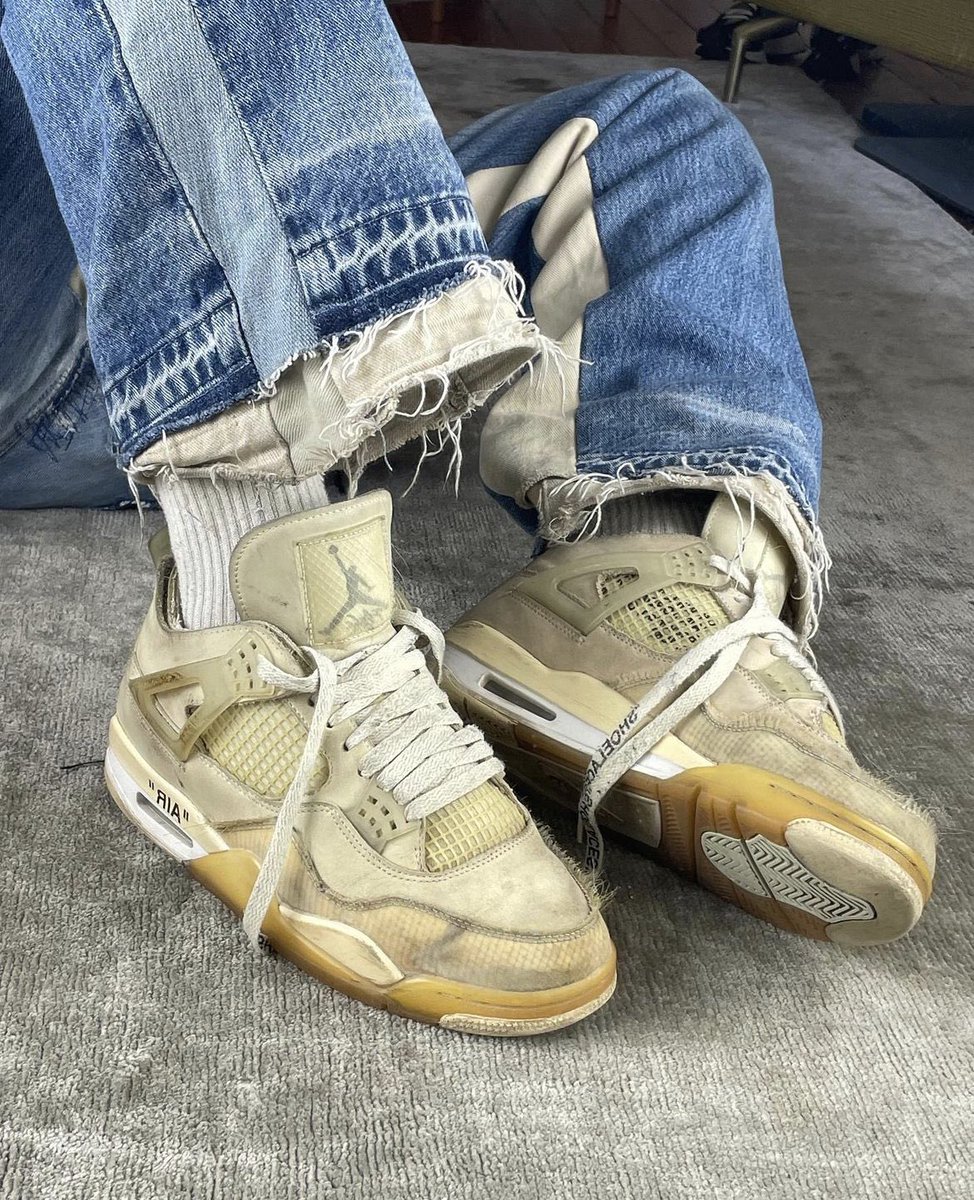 BiggerSwoosh's tweet photo. Beat them up https://t.co/pkD5j9jFJ9
