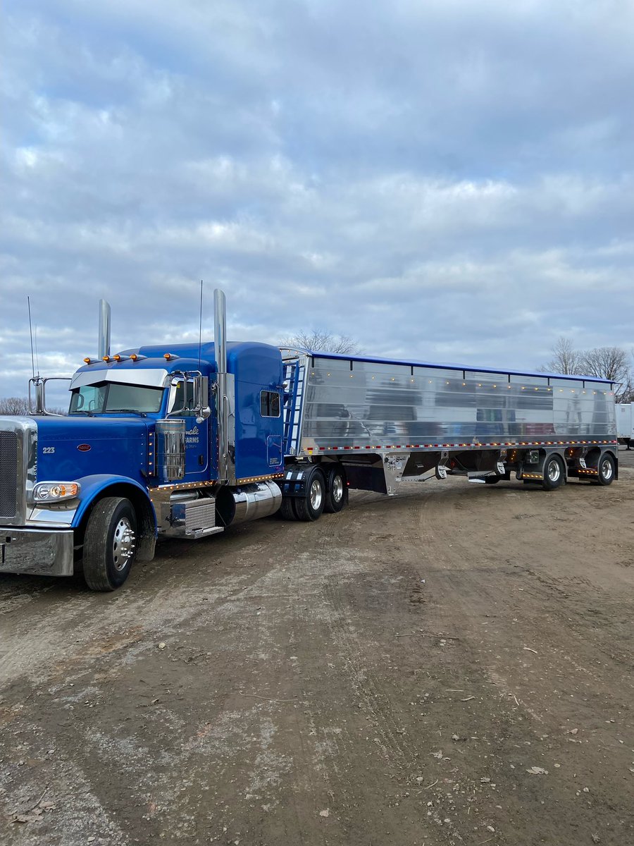 We are looking for two professional drivers for 2 units. 1 driver for US cross border trucks as well as 1 local driver
Walking floor, end dump, hopper experience perfered but not required
Hourly with OT after 44
jking@smalefarms.com for info or call ( 519) 274-9203