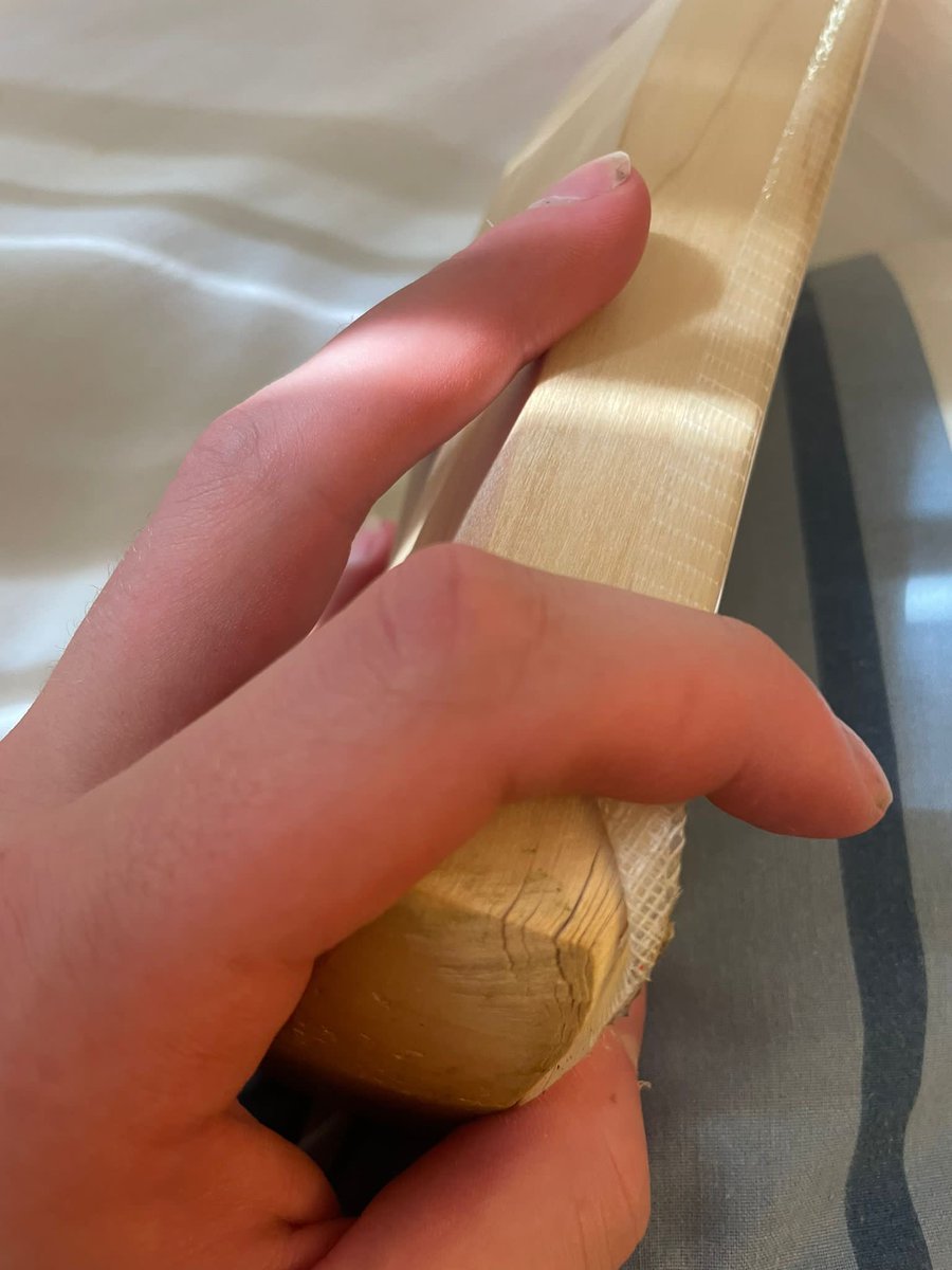 OliverDingdong's tweet photo. @graynics a few hours of knocking in with a mallet, this £480 pro performance bat that is days old, been oiled and this has happened on the bottom. Not been outside, not been wet. How do we get it replaced quickly? https://t.co/RUXGidIkSq