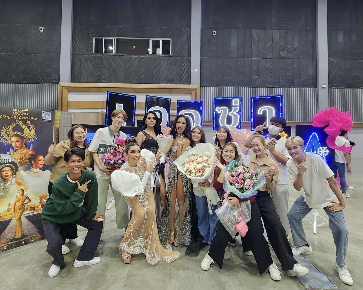 Elsa.official tweet media