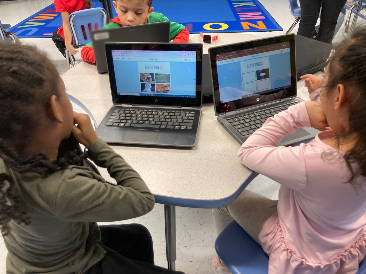 LenardITC's tweet photo. Kindergarteners identified and classified living and non-living things using @BookCreatorApp. Way to go! @VNESwildcats #IntegrateEdTech #pwcsITC https://t.co/w11JsQeYNK