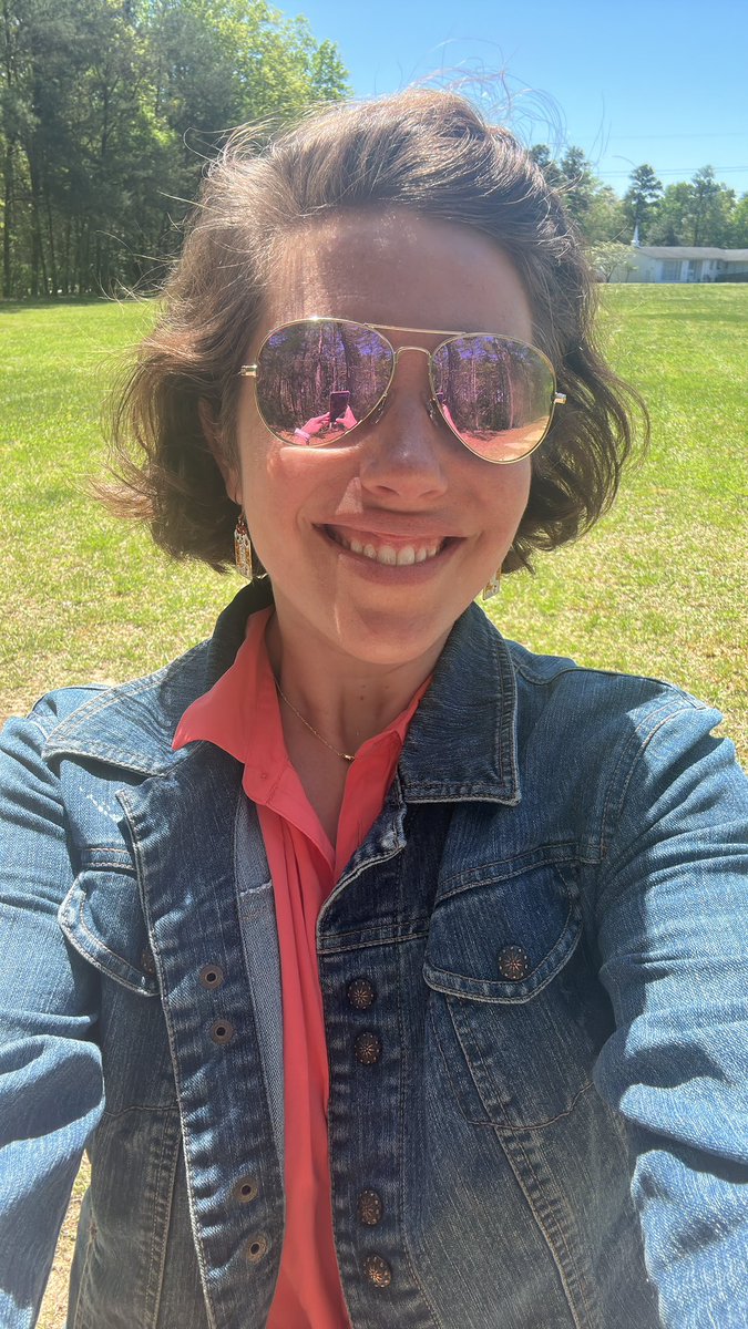 drcasehitch's tweet photo. Prioritize your well-being! A little island music playing on my phone while I take a walk in the sun. Lead by example and take a break! #burnoutprevention #edleaders #maketime https://t.co/JKBD6ayj2Y