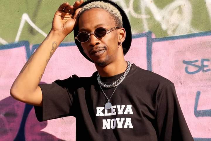klevanovaWear's tweet photo. @klevanovaWear Merchandise and slides available DM 072 493 9754 for more details

#DJSBU Nadia President Cyril Ramaphosa #sext Nhlanhla Lux David Kau https://t.co/VKEzxlkhFO