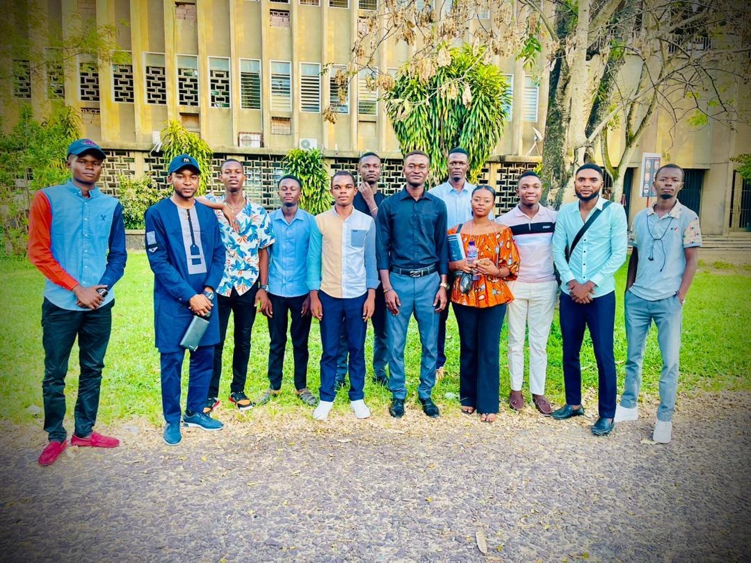 bilare_john's tweet image. Les années passent vite! 
Aujourd'hui, J Bilare président des étudiants ressortissants du territoire de Lisala et Bongandanga ( Sous-groupe Ngomba).