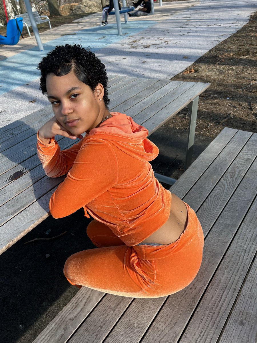 g0ddessmd's tweet photo. Want me to drain you?? Just send $ylanaexila, Want pictures 🍑🍒👣 or my snap? Just dm me and also send tribute $ylanaexila . But stop wasting my time! I’m here to drain you. #Findom #Cashcow #Goddess https://t.co/TazjyhmFti