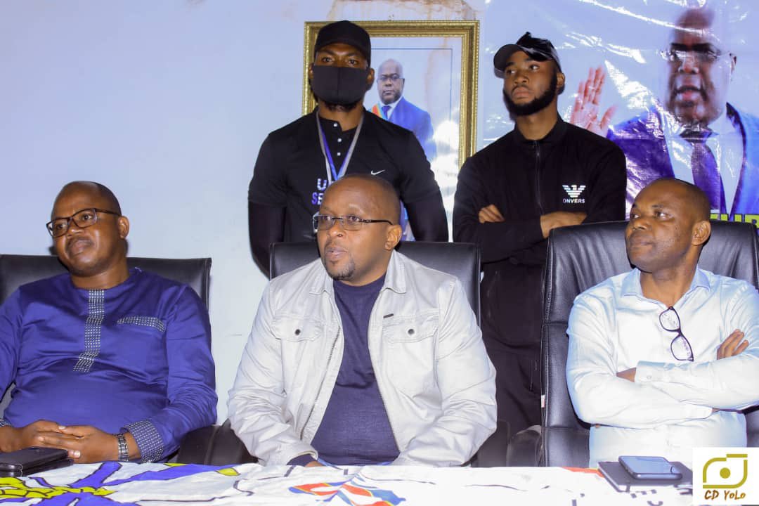 AmeCoeurRDC's tweet photo. Le président @shabani_lukoo a présidé une grande séance d travail avec les représentants de l’ #UDPS de 5 territoires de la province de LUALABA dans le cadre de préparatif des scrutins de Déc 2023. 

UDPS est déjà prêt pour remporter haut les mains la victoire à tous les niveaux. https://t.co/qwQecovLGN