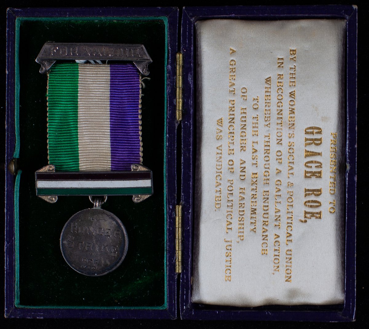 LSELibrary's tweet photo. This is suffragette Grace Roe's hunger strike medal โ
another item #NewlyDigitised on request.
๐ 7JCC/O/11/01 https://t.co/jR0LC04Mec