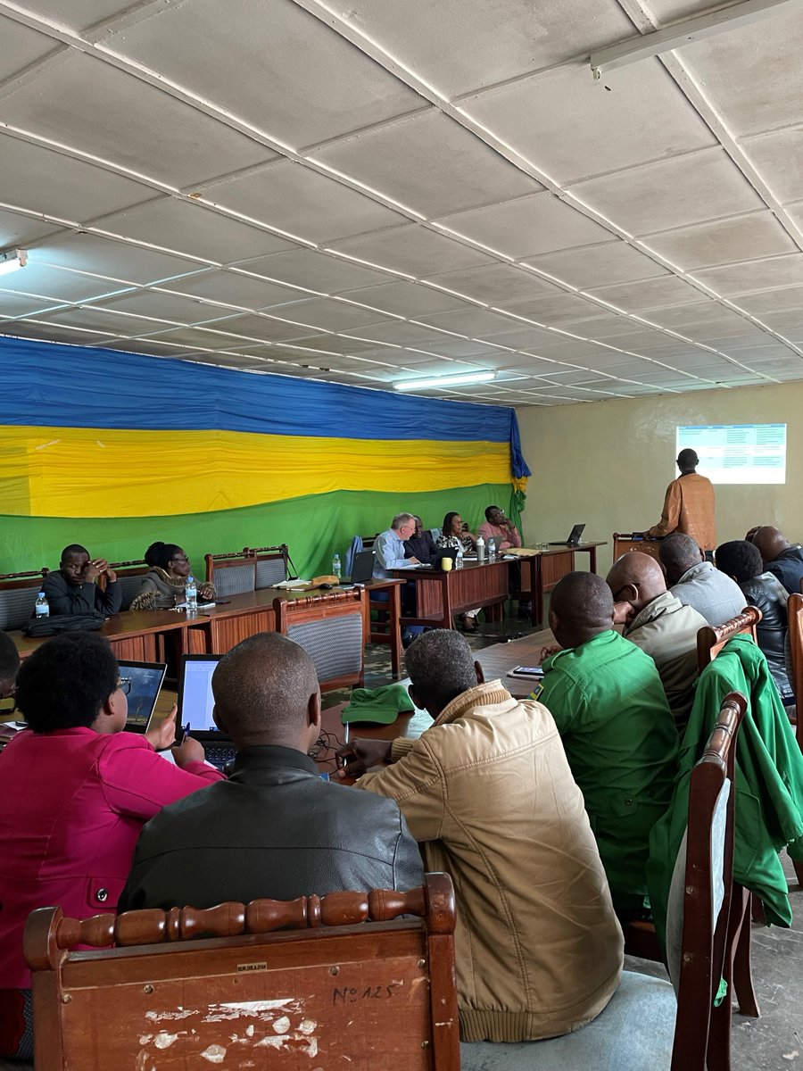 giz_rwanda's tweet photo. Our project #DGG is continuing its mapping of services at district, sector and cell levels of 10 districts in @BureraDistrict where it is conducting a workshop with the Mayor & district officials. #localservicedelivery #servicedelivery.
@BMZ_Bund @GermanyinRwanda @giz_gmbh https://t.co/7iRE3mDuZF