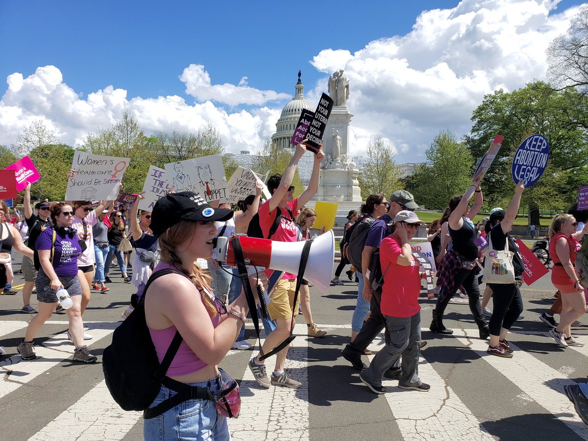 EDuncanH's tweet photo. Last weekend, I helped lead the @womensmarch for abortion rights. An amazing and empowering experience. I met so many powerful people with powerful stories. keep abortion safe and legal‼️ https://t.co/hbXybFbZ22