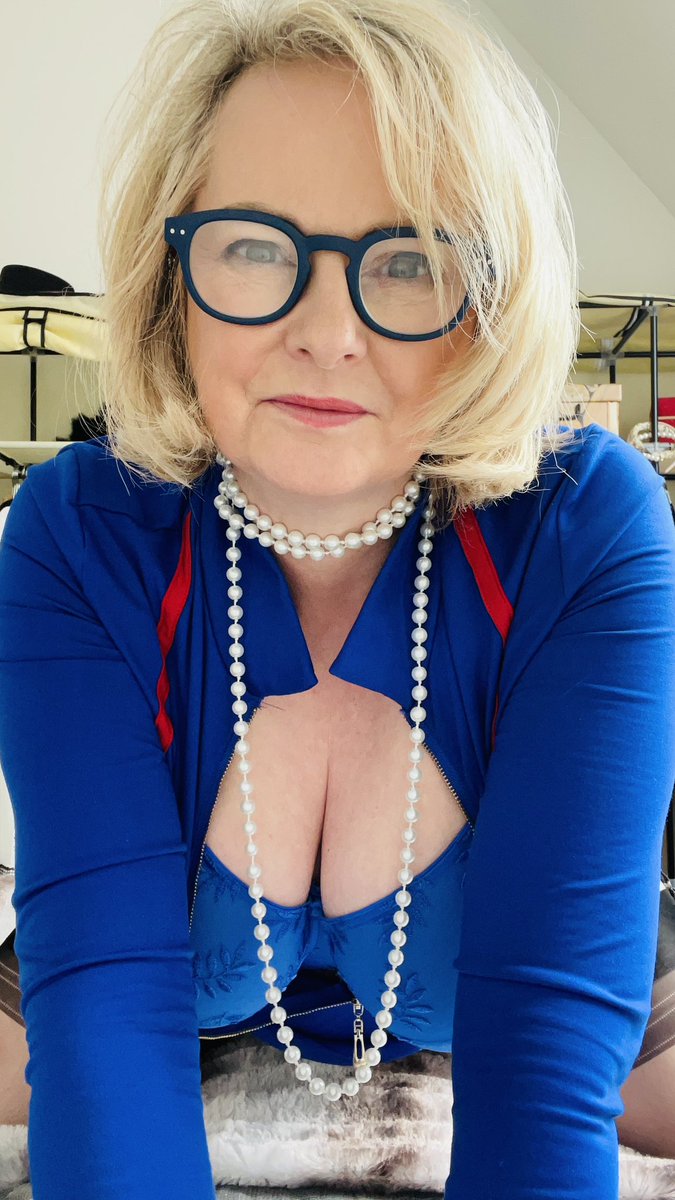 MilfSpy on Twitter: "RT @CourtesanAnna: Happy Tuesday LIVE LATE NIGHT SHOW this week on http