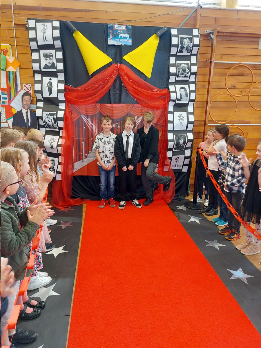 gwaunmeisgyn's tweet photo. Dosbarth Glas and Porffor enjoyed walking down the red carpet this afternoon to start our new topic 'Lights, Camera Action!'  🎬 #creativecariad #expressivearts #filmanddigitalmedia https://t.co/tR4CTlgeco