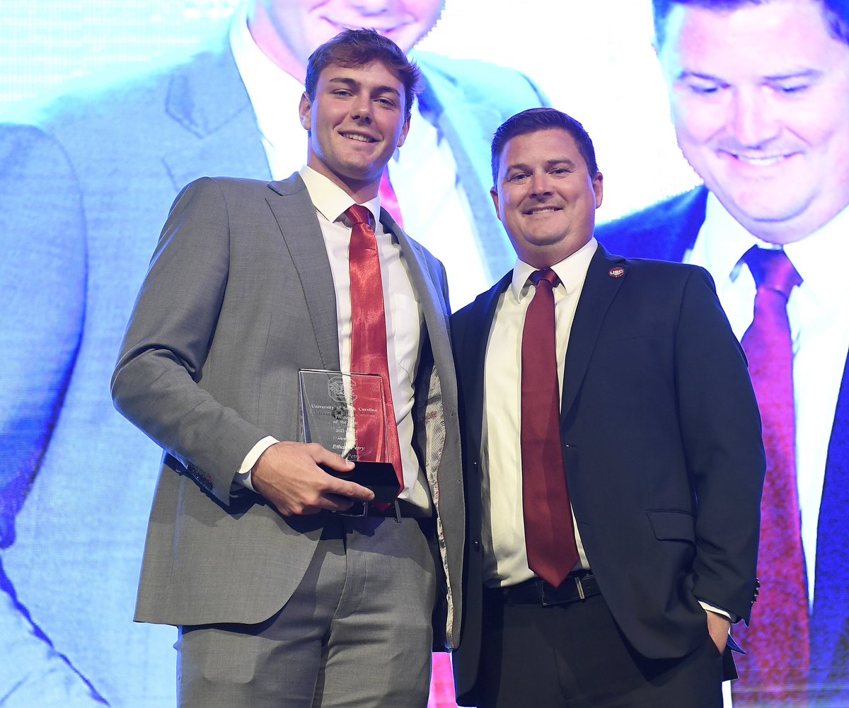 GamecockBSB's tweet photo. Congrats to our award winners from last night’s Gamecock Gala.

Wesley Sweatt earned the Brad E. Davis Outstanding Community Service Award and @ethanpetry23 shared the Male Freshman of the Year Award!

#Gamecocks | #ForeverToThee https://t.co/kGTSfqQBZb