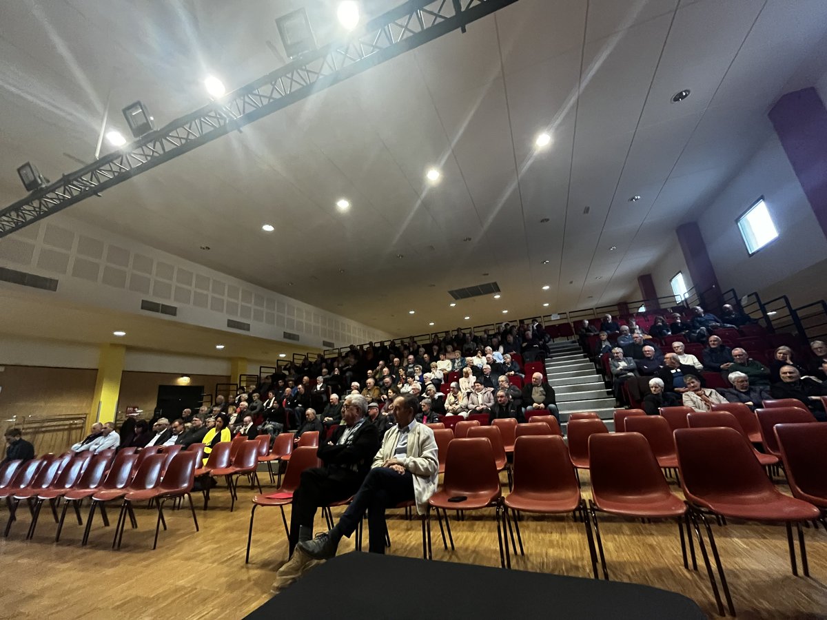 Hippodrome53400's tweet photo. Vendredi soir a eu lieu l’Assemblée Générale de la Société des Courses de Craon-Mayenne 2023

🗳Hugues Crosnier a été réélu Président

❤️Eugène Fouillet, Bernard Hunault et Paul Chaineau ont été remerciés pour toutes les années qu'ils ont consacrées à de l'Hippodrome de Craon https://t.co/fTBzLpivYL