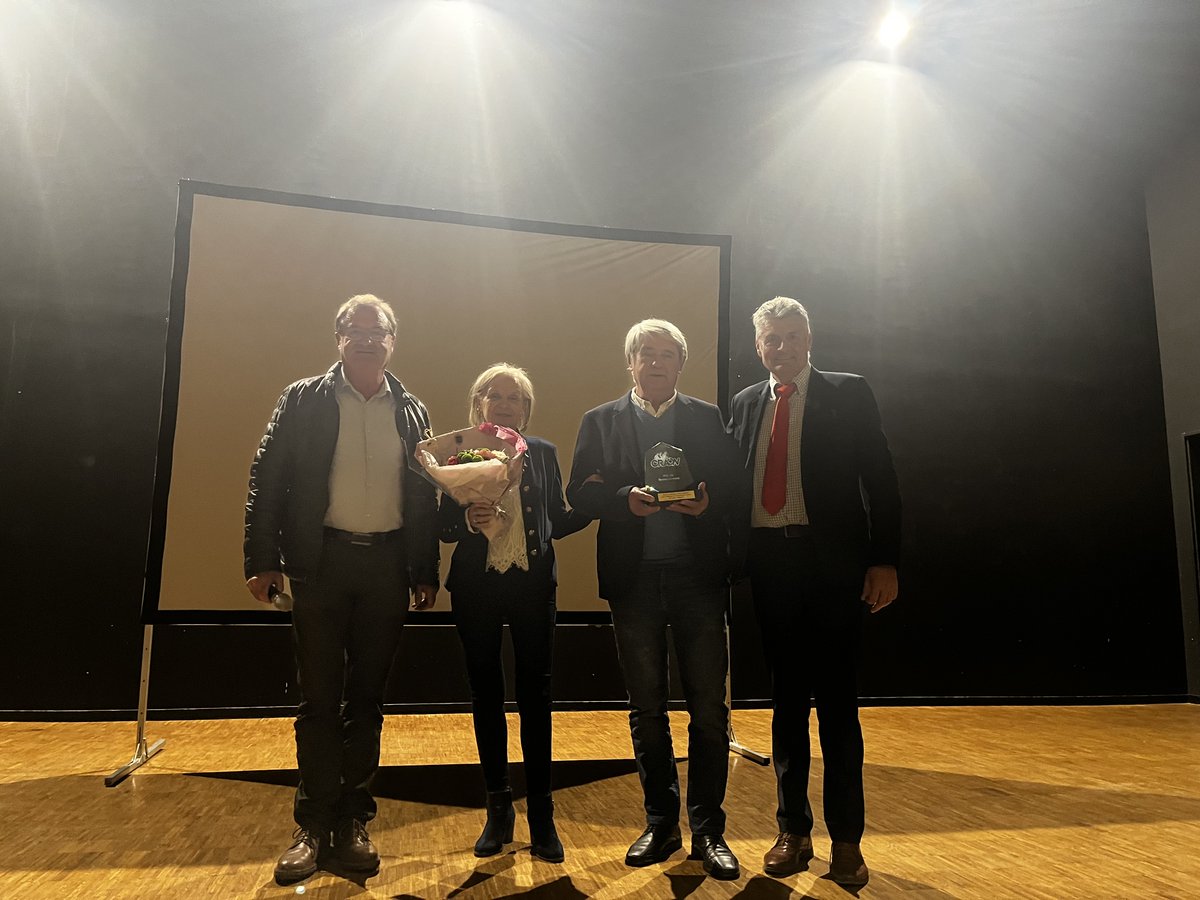 Hippodrome53400's tweet photo. Vendredi soir a eu lieu l’Assemblée Générale de la Société des Courses de Craon-Mayenne 2023

🗳Hugues Crosnier a été réélu Président

❤️Eugène Fouillet, Bernard Hunault et Paul Chaineau ont été remerciés pour toutes les années qu'ils ont consacrées à de l'Hippodrome de Craon https://t.co/fTBzLpivYL