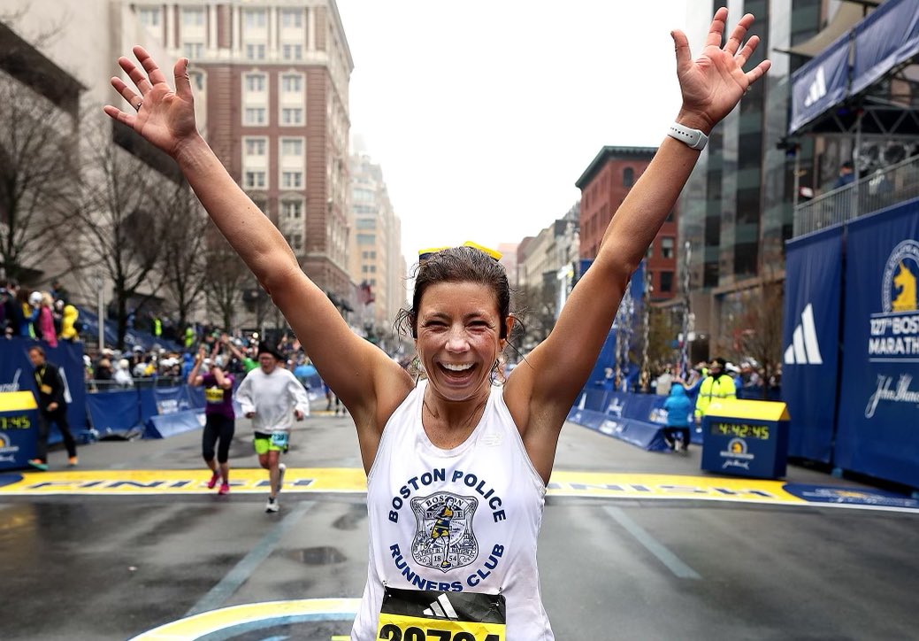 BostonPatrolmen's tweet photo. A picture of resilience, toughness and triumph. Congratulations to BPD Officer Rachel McGuire who finished the 127th #BostonMarathon in a time of 4:14. What a difference a decade can make. #BostonStrong https://t.co/6JwtUYVh2b