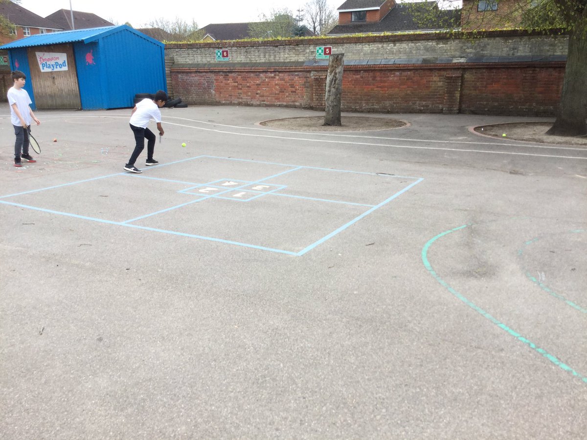 ThamesideSch's tweet photo. We had a lot of fun playing around the world in tennis today to practise our forehand! #BCFtps #tennis #PEtps https://t.co/Igpo5NcwEj