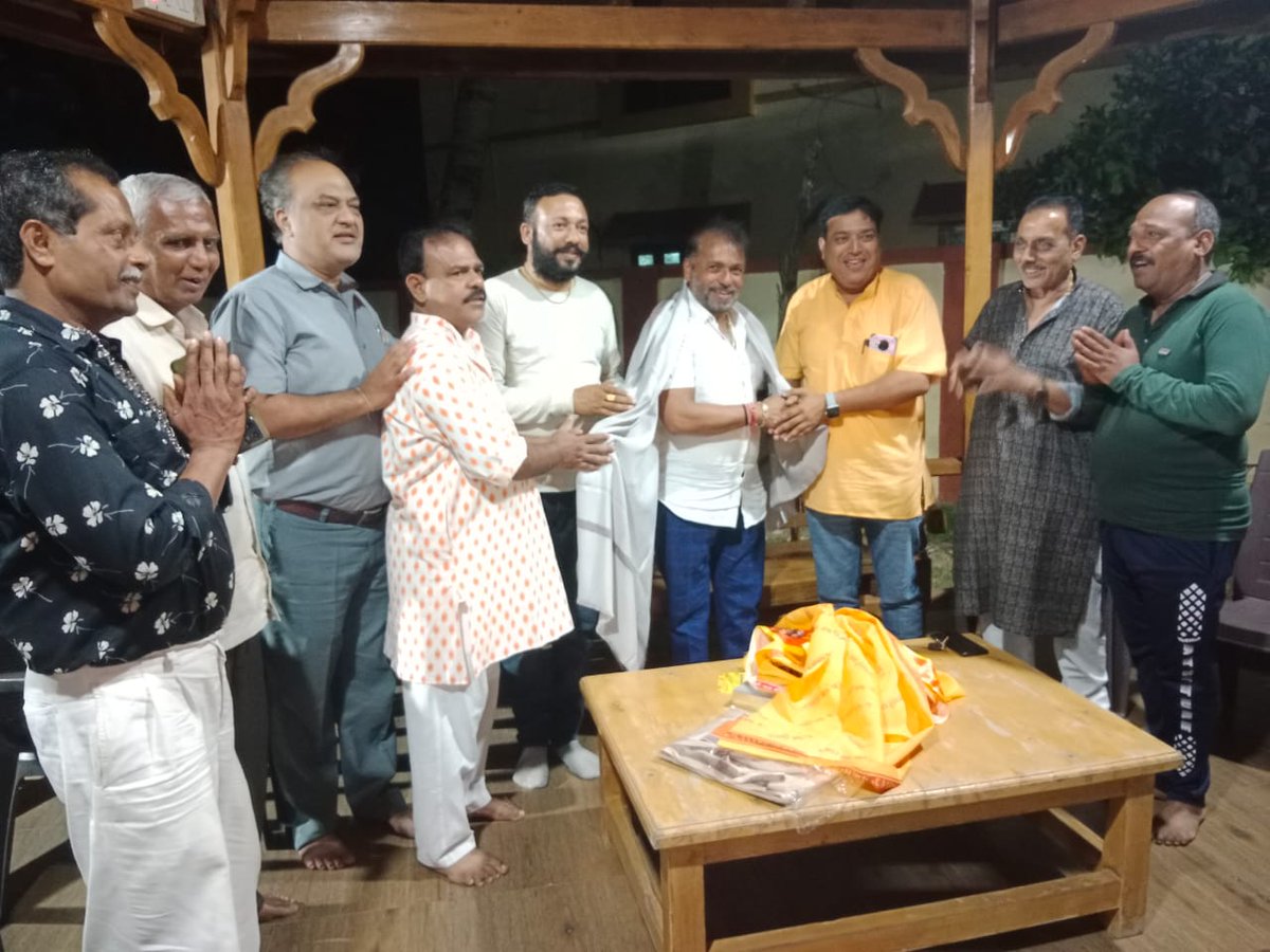 જાફરાબાદ બ્રહ્મસમાજ સાધુસમાજ તેમજ સર્વ સમાજ દ્વારા અખિલ ભારતીય કોળી સમાજના પ્રદેશ પ્રમુખ તરીકેની જવાબદારી મળતા સન્માન કરતા તમામના આશીર્વાદ લઈ સન્માન સહર્ષ સ્વીકાર્યું હતું..

• આપ સૌનો અપાર સ્નેહ બદલ હ્રદયપૂર્વક આભાર વ્યક્ત કરું છું.. 🙏🏻