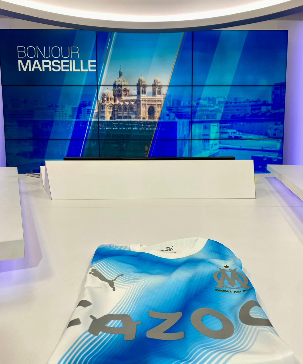 #CONCOURS 
⭐<a href="/BFMMarseille/">BFM Marseille Provence</a> &amp; <a href="/PUMA/">PUMA</a> vous offrent le nouveau maillot "Célébration" <a href="/OM_Officiel/">Olympique de Marseille</a> (taille S). Créé pour célébrer les 30 ans du sacre olympien, il sera porté par les joueurs le 27/05 pour OM/Brest. Pour jouer : RT + Follow. #TeamOM #maillotteamom #AJamaisLesPremiers