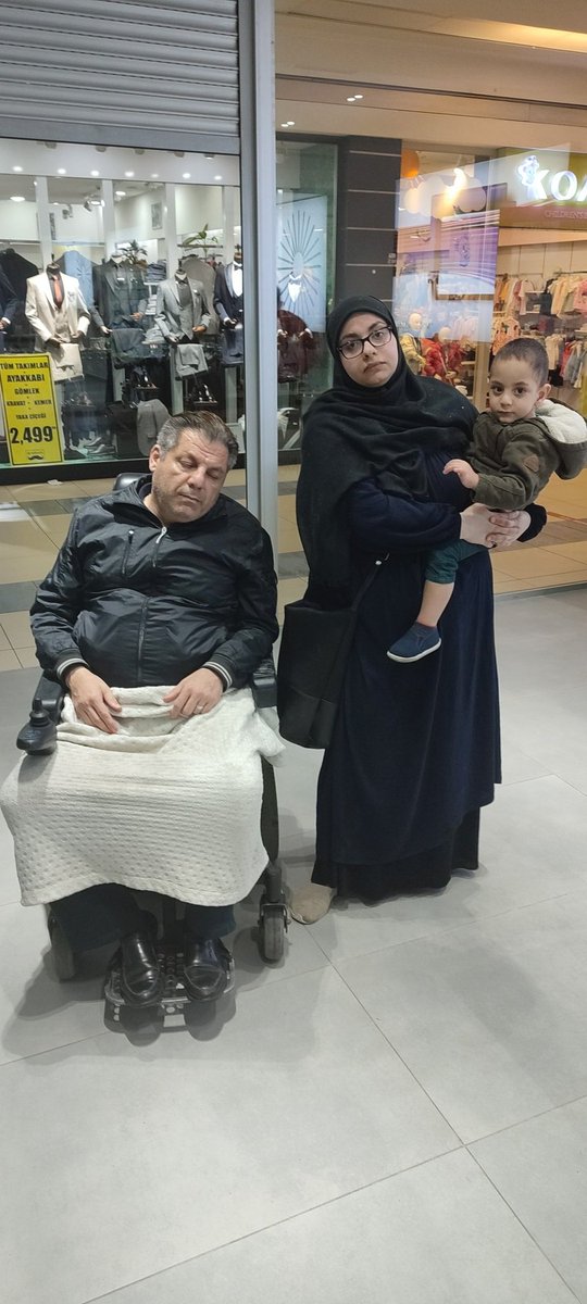 Mosyohalit's tweet photo. @drfahrettinkoca Bunun yani sira kendisi tekerlekli sandalyeye mahkum oldugu icin esi de ona surekli bakmasi gerekiyor. Sayin Bakanim Biz TÜRK Milletiyiz Bu insanlara Lütfen yardim edin. https://t.co/B0Xd92yXgs