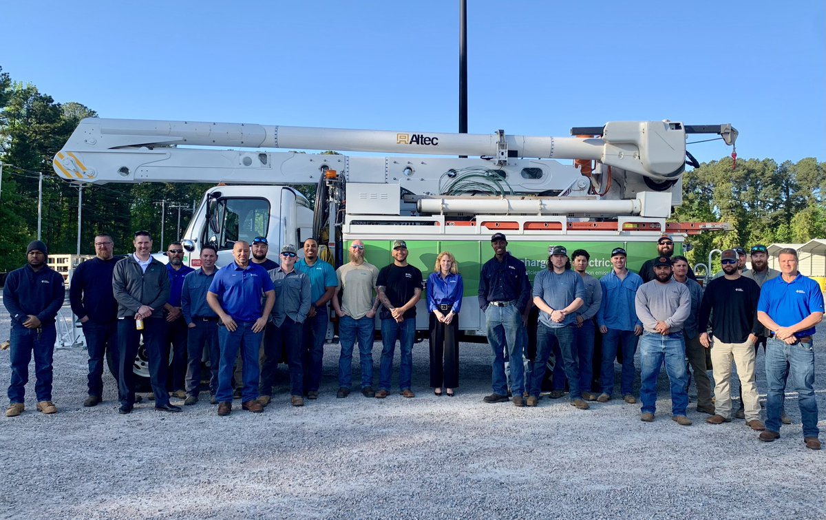 DukeEnergyNC's tweet photo. Today is Lineworker Appreciation Day, and I want thank all of the dedicated men and women that keep the power flowing to our communities. And thanks to the Raleigh Ops team for letting me spend time with our crews before they headed into the field this morning! #ThankALineworker https://t.co/Xvhl43743L