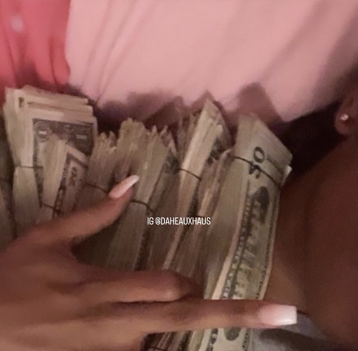 daheauxhaus's tweet photo. IF I DONT DO SHÌT ELSE ….

IMA GET TO THE $HMONEY 🏦🤑 https://t.co/GQI7L1GbDu