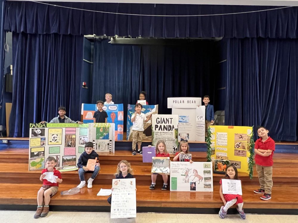 MemorialElm's tweet photo. We are Memorial Mustang proud of all of our GT students who participated in the GT expo! Congrats Mustangs on a job very well done! ⭐️🐴⭐️ @pto_memorial @AmyPoerschke https://t.co/IyOzMVhz0h