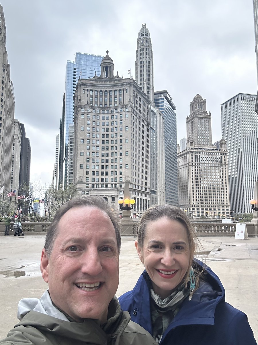JamesLangabeer's tweet photo. Happy to be in Chicago where it snowed yesterday!  We love the architecture, and Lake Michigan. https://t.co/Orf7OL2adJ