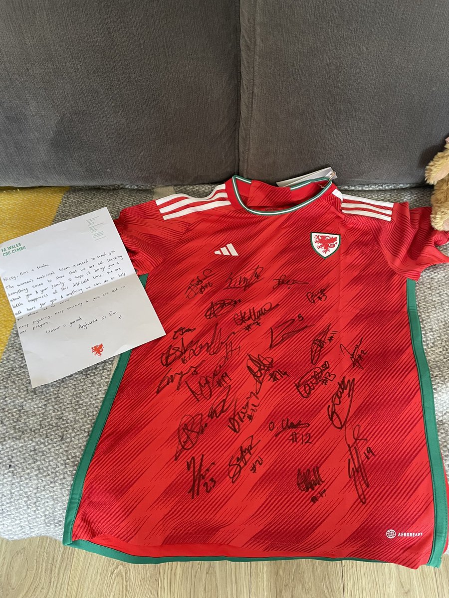 Nicky John tweet media