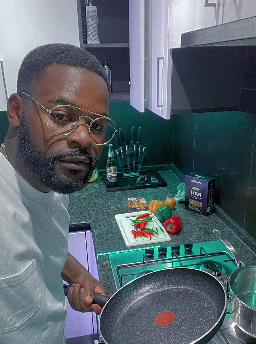 falzthebahdguy's tweet photo. I’m bout to throw it down, are you coming ? 👨🏽‍🍳 https://t.co/W6GyODkQel