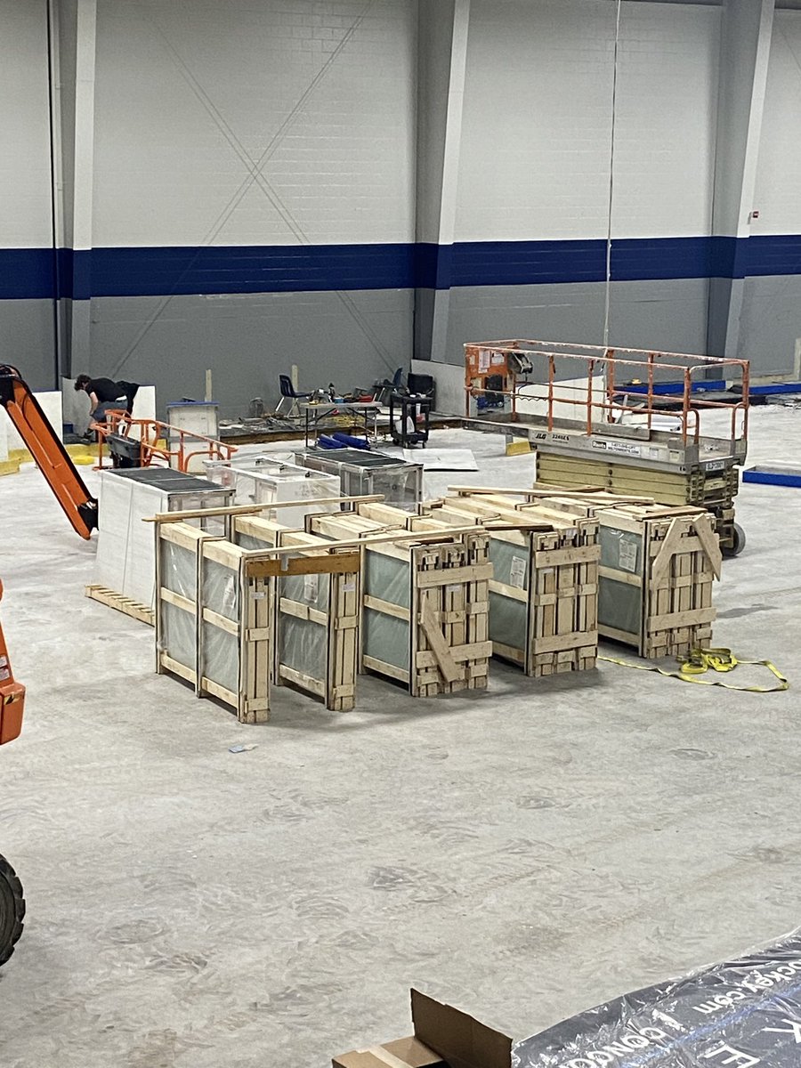 TriTownIceArena's tweet image. 🎁Christmas in April here at Tri-Town Ice Arena😍