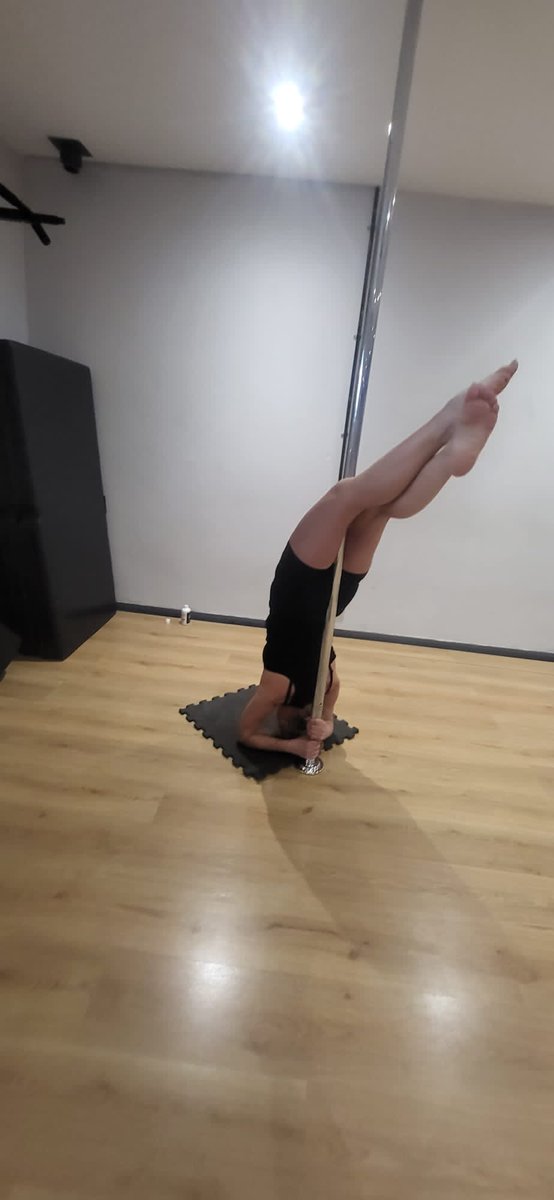 WILTSCIL's tweet photo. Anna loves to dance. She & the Connector Liz attended a pole fitness class. Anna loved it so much she'll be signing up to classes soon. Super strong 💪. Anna was shaking before she went & smiling when she left. #walkalongside #communityconnecting #patfordhousepartnershipcalne https://t.co/0WI2LcfcbY