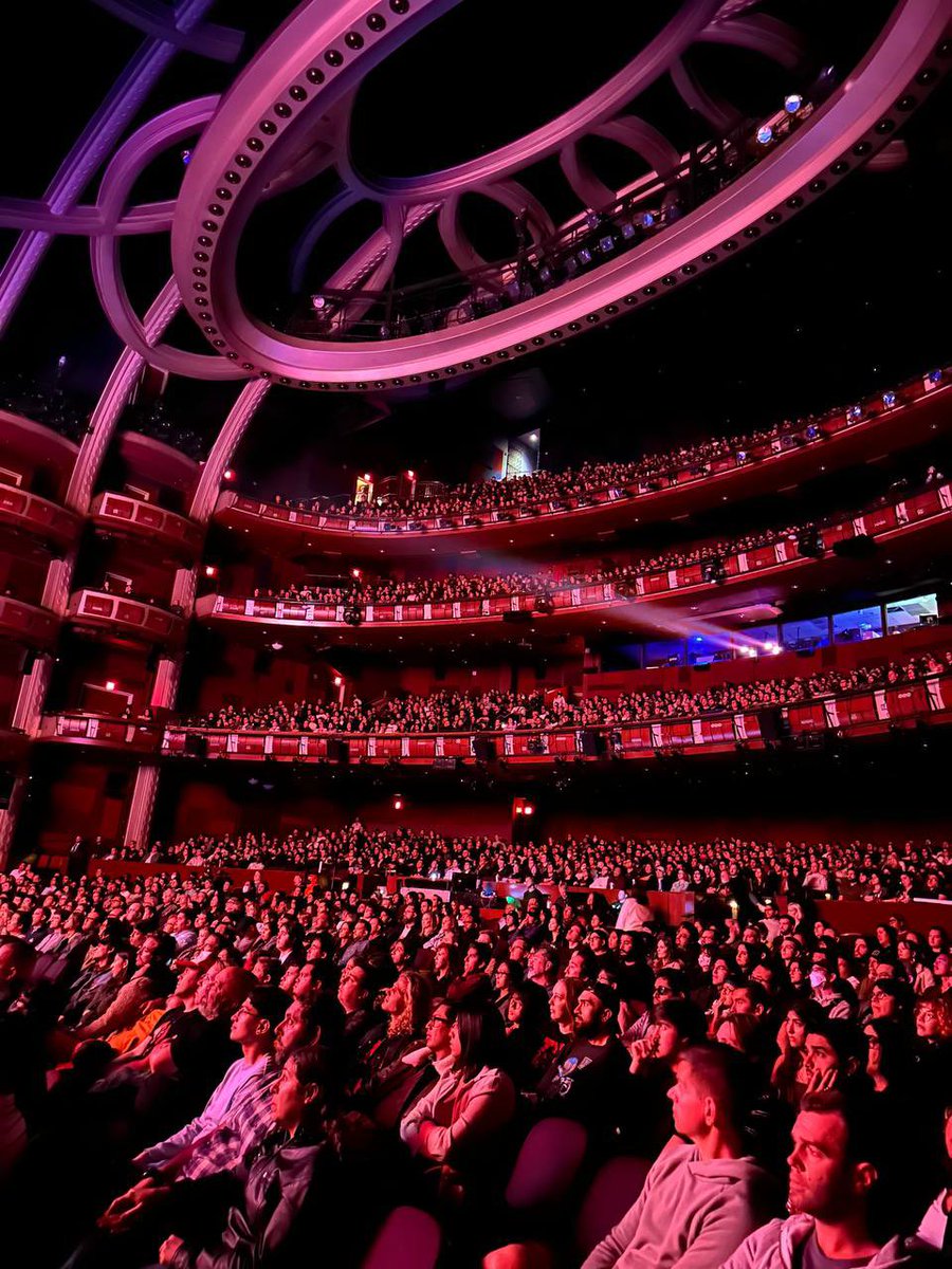 MGPLiveNYC's tweet photo. Last Saturday night's premiere of #TheBatmanInConcert was a blast! 🦇A big thank you to all the fans who came to enjoy and support the show. It’s truly rewarding to see our audience so engaged! https://t.co/8I69YhtTw0