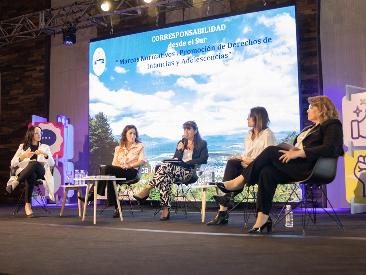 Quiero agradecer la invitación a la Legisladora Provincial <a href="/victoriavuoto/">VictoriaVuoto</a> y a mi querida compañera Diputada Nacional @carolinayutrovic quienes hicieron posible este encuentro donde pudimos llevarnos reflexiones profundas y debates concretos sobre nuestras infancias.