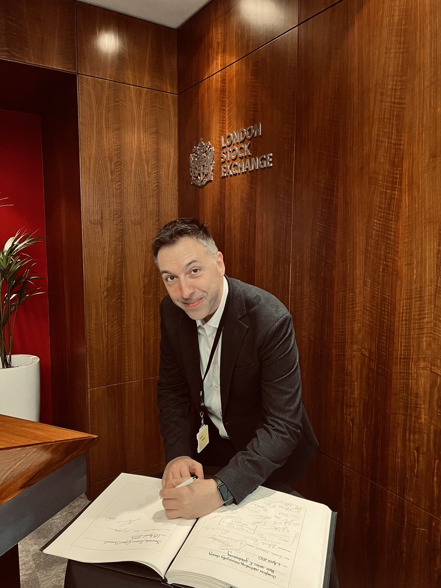 Fantastic to be at the @LSEplc Opening Cerimony this morning with the @InnFin team starting #IFGS2023 second day 🚀 I even got a chance to sign the LSE book 📖 

#london  #londonstockexchange #innovatefinance