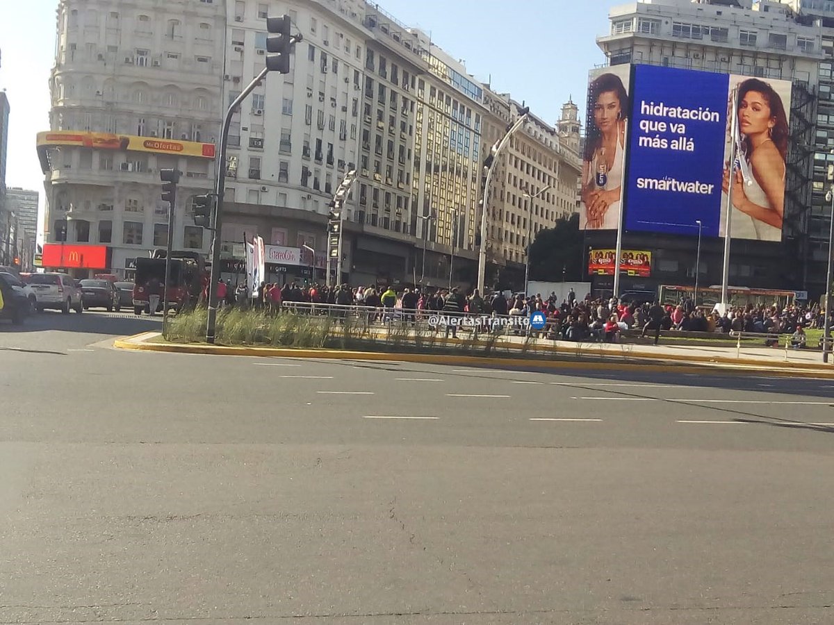 AlertasTransito's tweet photo. #Pronóstico de #Piquetes
❗ÚLTIMO MOMENTO❗
🔔NOVEDADES DE PIQUETES
#Obelisco
#Vallado Policial #AvDeMayo y #Lima
👉Se espera #acampe en el #MinisterioDeDesarrollo
🚧 Seguí las novedades del estado de los #Piquetes y #Cortes
👉 https://t.co/Q3VsBtUqCf
#AlertasTransito https://t.co/no80gAHP3C