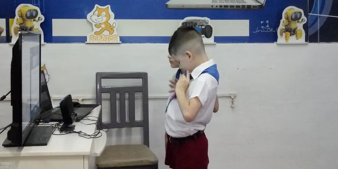 PdroJCPri's tweet photo. Desde el #PalaciodeComputación de #PinardelRío nuestros niños presentan sus proyectos en la Competencia Nacional de Robótica. #JovenClubTeConecta @jovenclubPinar @YamileRamosCord @JosCarlosCruzS3 @BlancoRdguez https://t.co/Q3NGv5OKtH