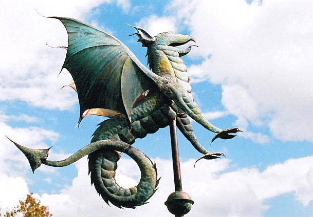 #Celtic #FairyTaleTuesday: From early life, the dragon, green in colour, was said to have loved a small girl named Maud who resided in Mordiford, Herefordshire, and had nurtured it from infancy. When it grew into adolescence and adulthood, she remained the only person safe 
1/4
