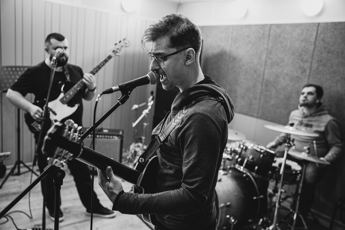 Illustrate_Mag's tweet photo. Check this out @Illustrate_Mag | The Independent Music Magazine #musicmagazine #musicnews #feature #illustratemagazine #sustainablecurator: #Bsharp # Releases Ecstatic Rock Song “Get Out” - https://t.co/iYDGtJXiQa https://t.co/ej1X0QkL0R